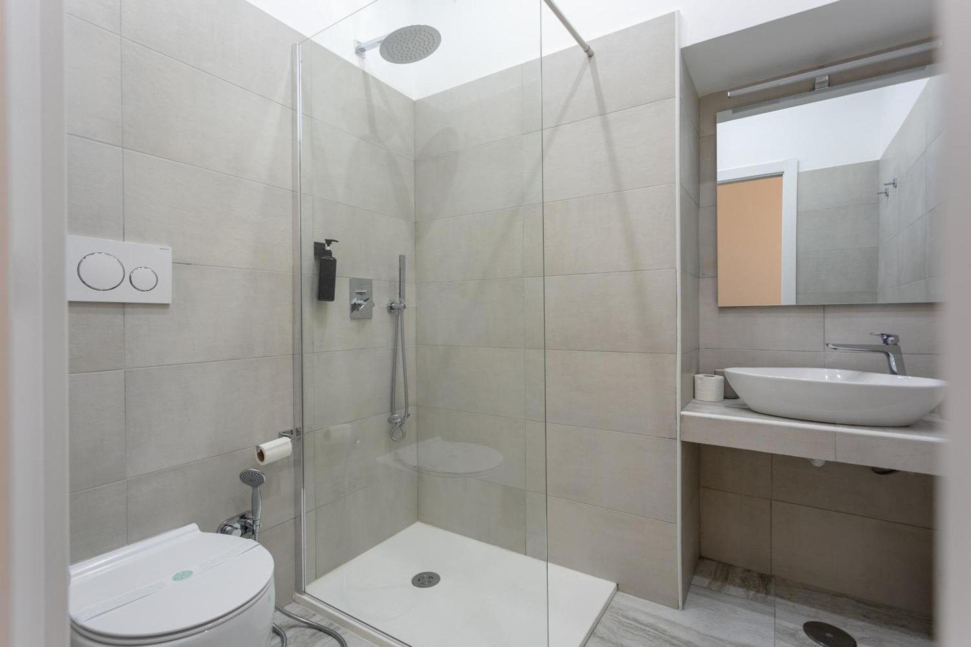 Apt Rome 5 Bdrms Luaran gambar